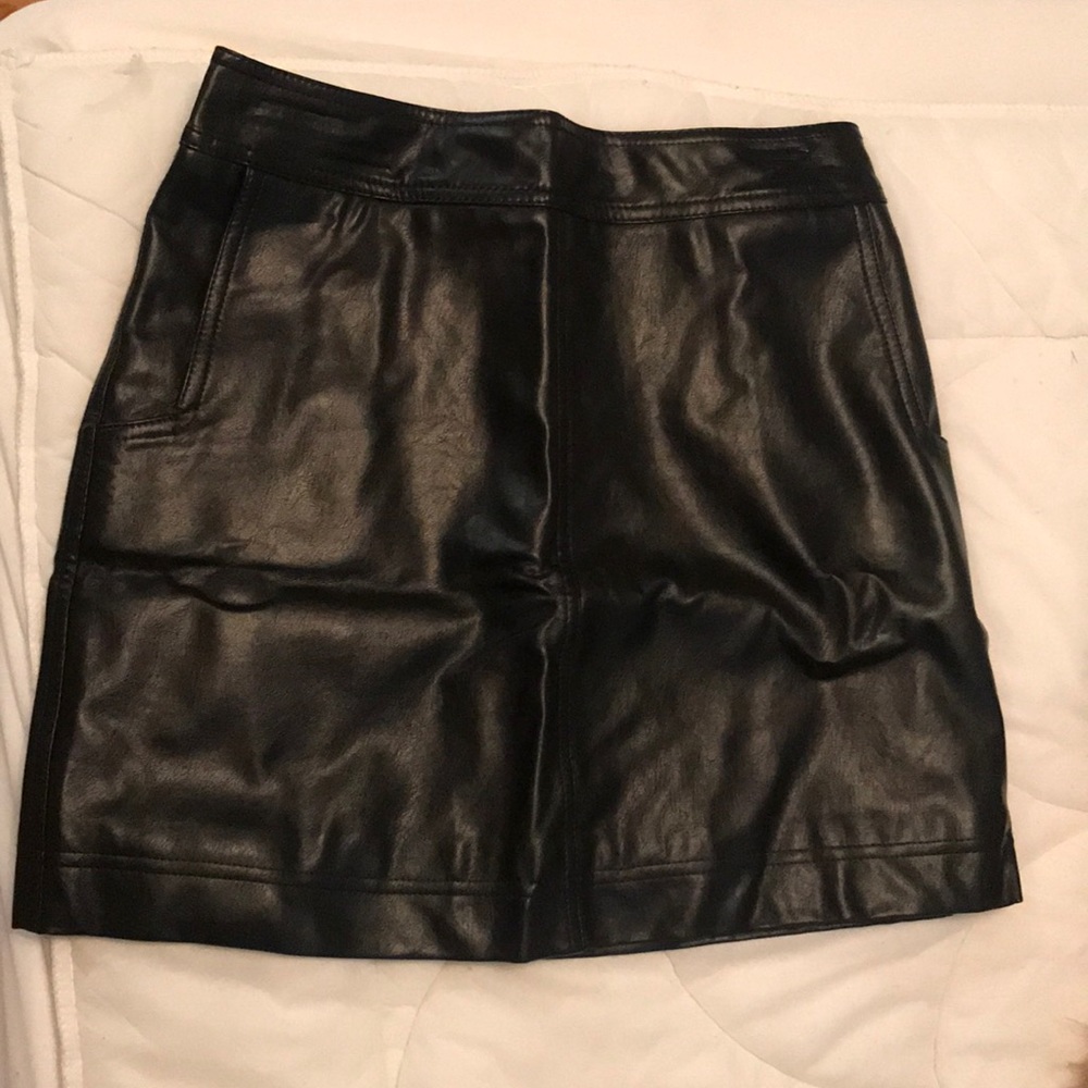 Black pleather mini skirt